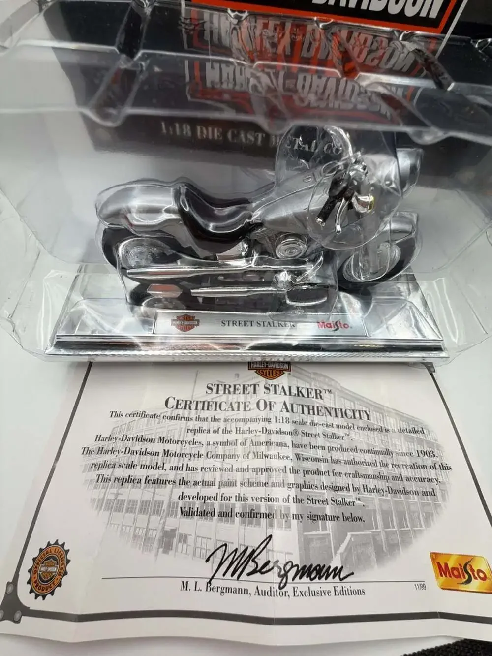 Maisto Harley-Davidson Street Stalker 1:18 Die Cast Metal Collectible Motorcycle